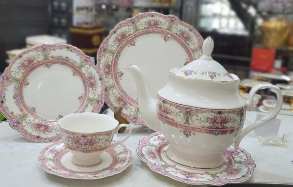 Vintage-Inspired 24-Piece Porcelain Tea Set with Floral Pink Design